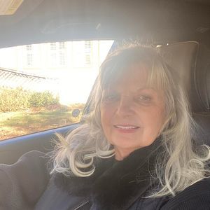 Meet your Posher, Suzanne